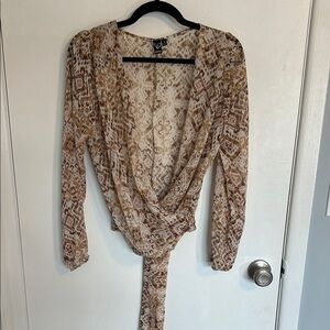 Stylish Women's Wrap Top windsor size small